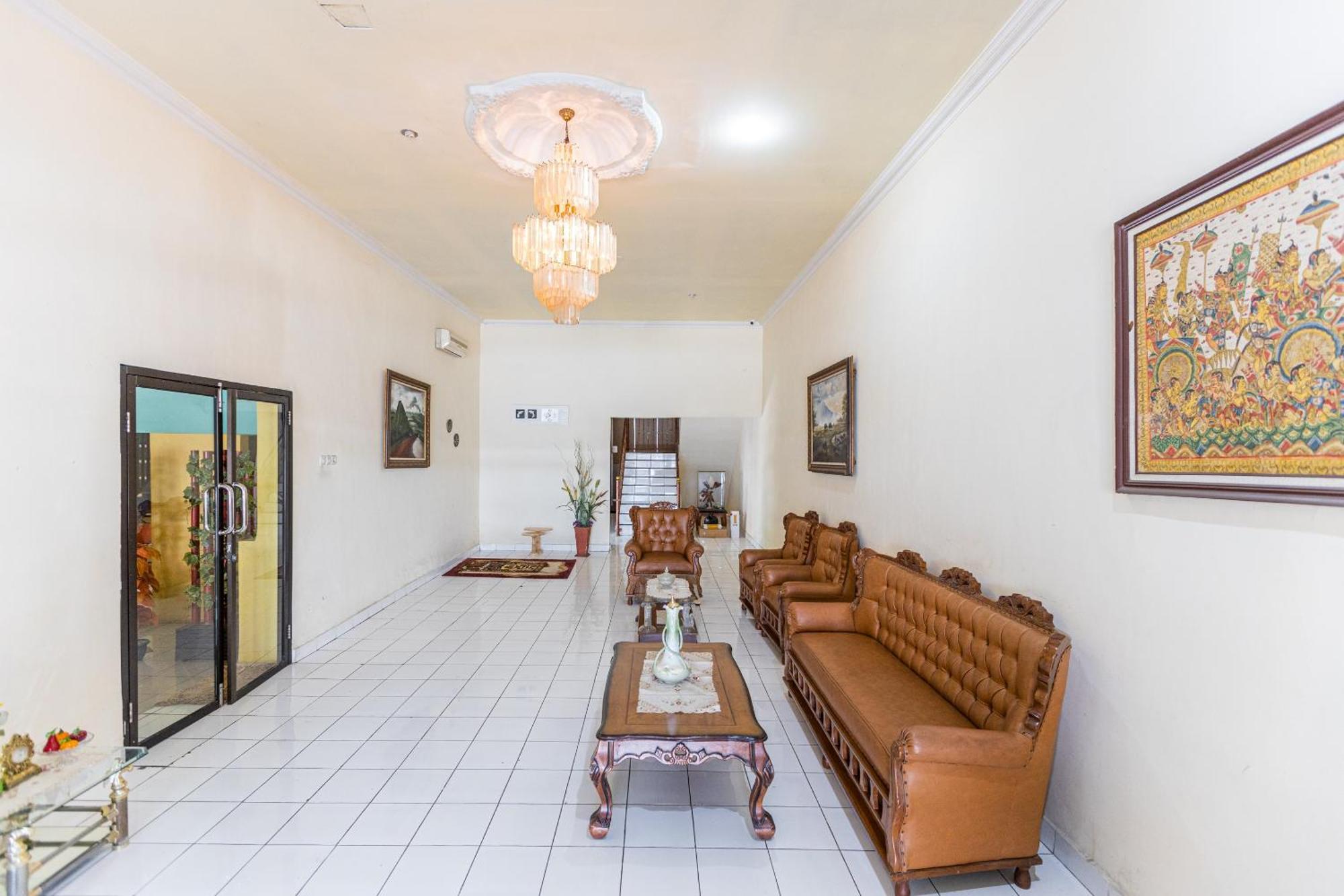 Ripuji Redpartner Hotel